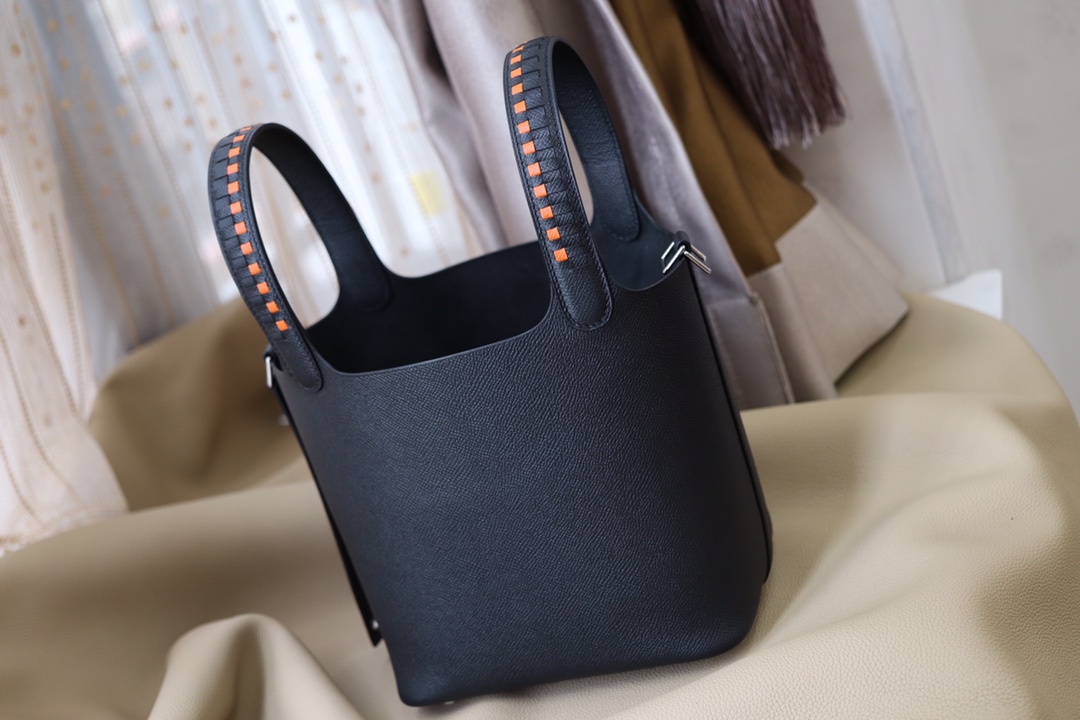 에르메스 피코탄18 레더 트레사쥬 블랙 앱송